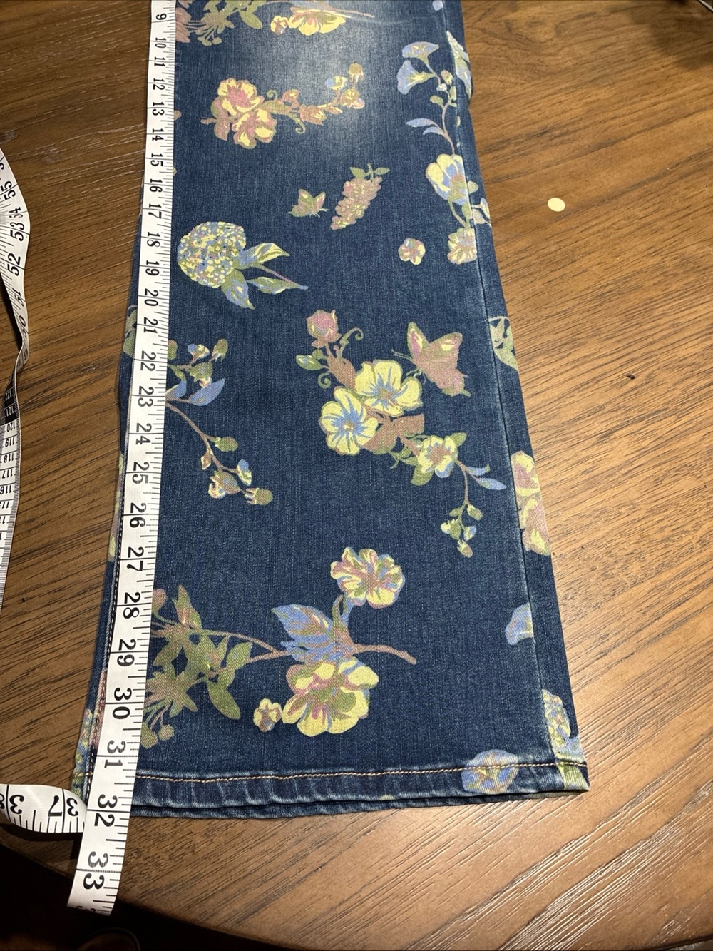 Mica Floral Print Wide-Leg Jeans — Blue - Picture 8 of 9